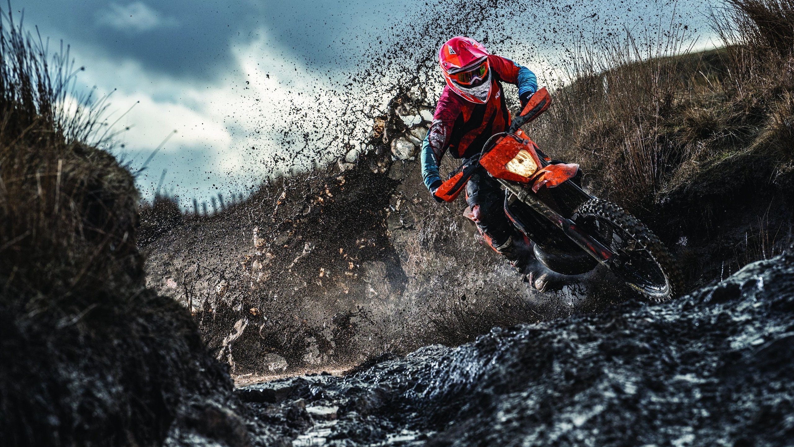 国足对阵不同对手策略分布图，国足对线