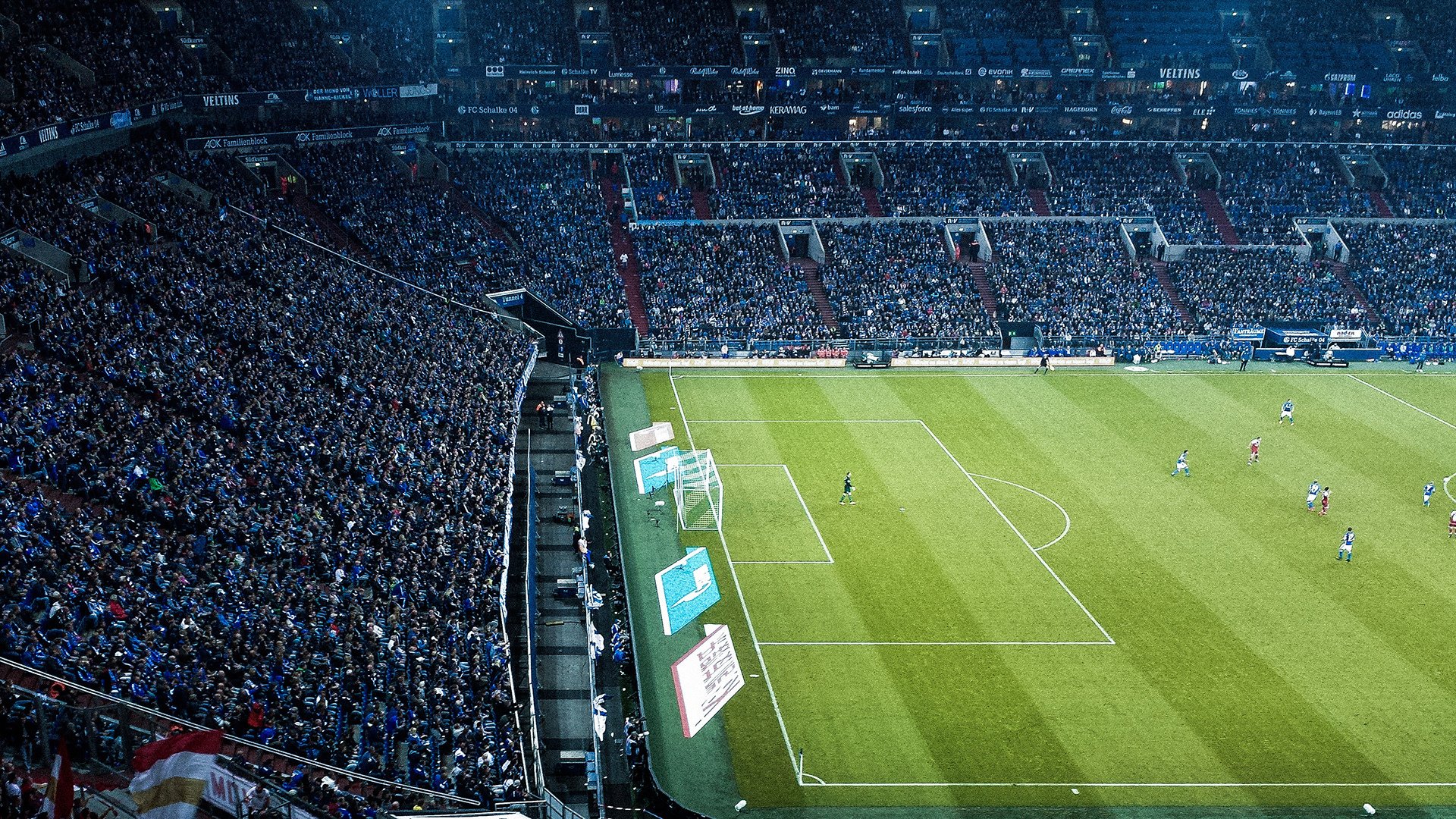 德甲球队在高强度对抗下体能衰减与技术失误关系研究,德甲身体对抗强吗