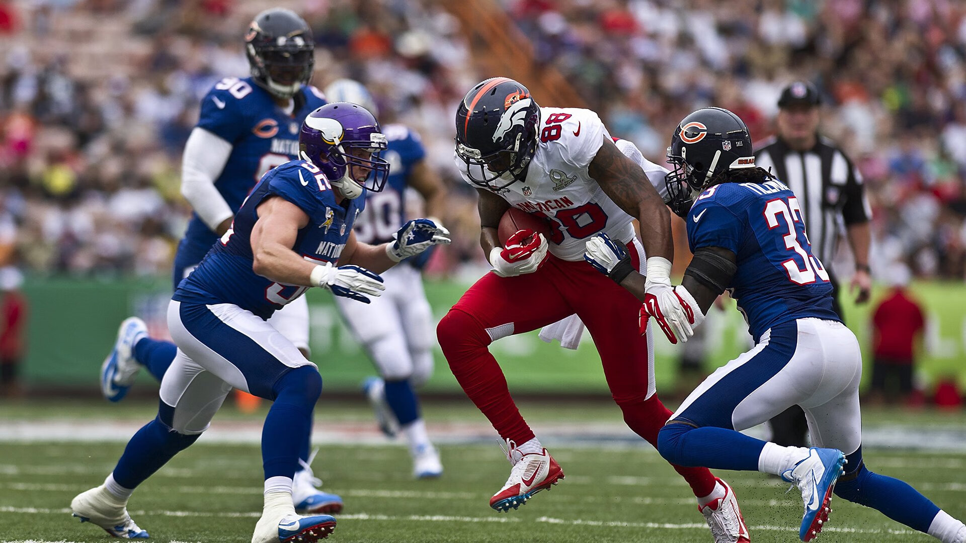 足球赛场比赛策略调整频繁,足球比赛对场地有什么规定